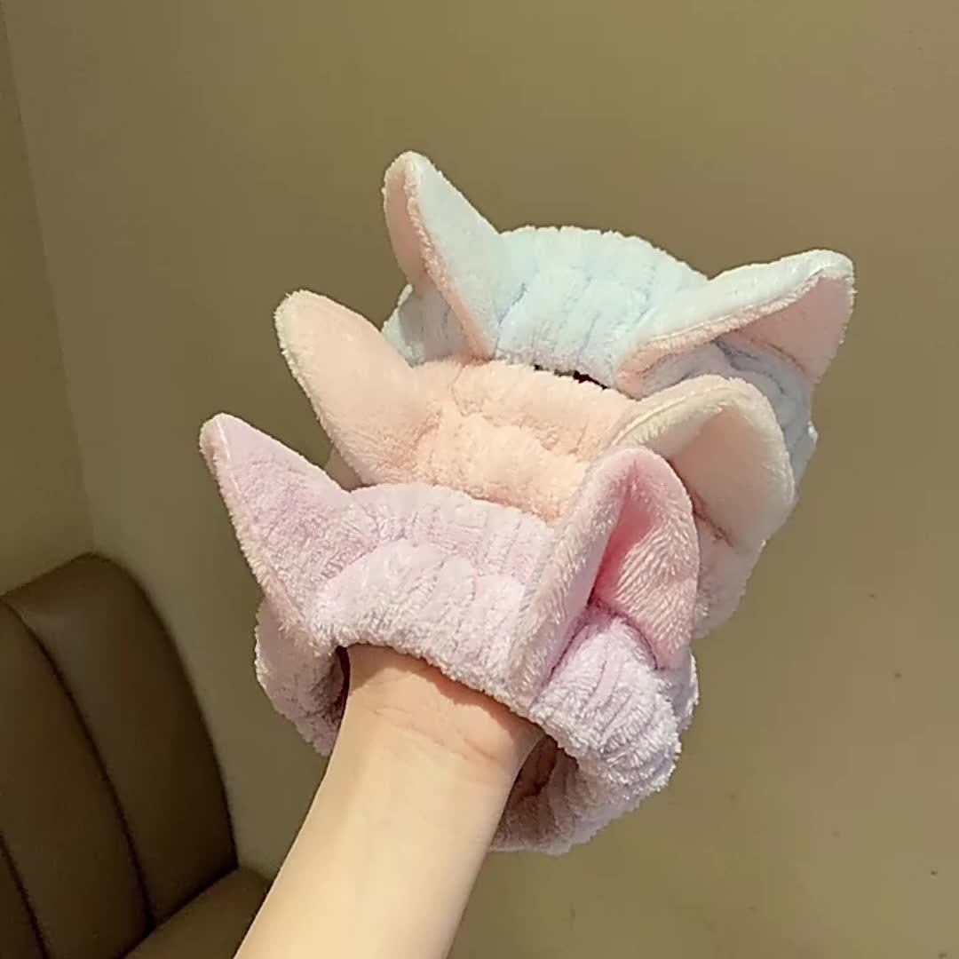 Coral Fleece Facial Spa Headband with Cat Ears - Comfortable and Stylish Skincare Headband for Washing Face and Makeup